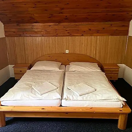 Churanov Stadion Hostel *
